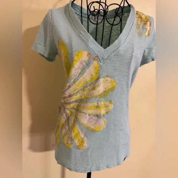 J. Crew Floral V Neck Tee Size Small - Picture 2 of 7